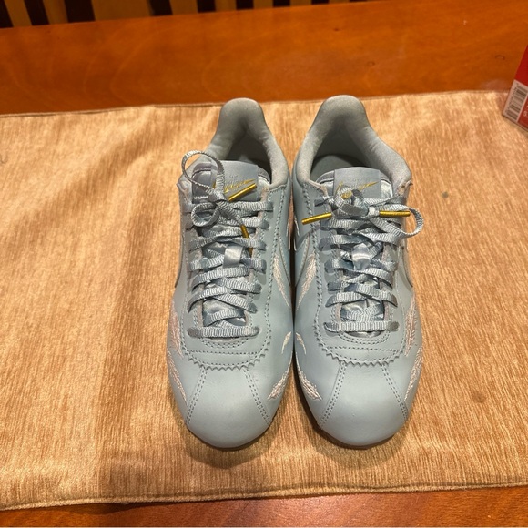 Nike Cortez Baby Blue Feather RARE Size 7 Women - Picture 10 of 10